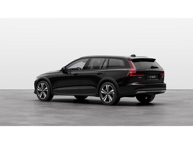 Usado Volvo V60 CC Core 197 CV (144 kW) 2023 Negro Familiar