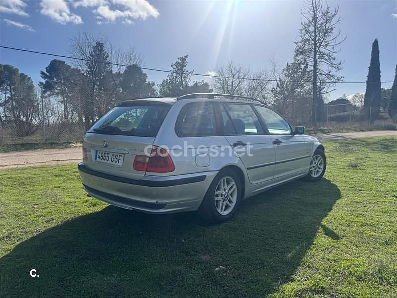 Usado BMW 320 136 CV (100 kW) 2001 Gris / plata Familiar