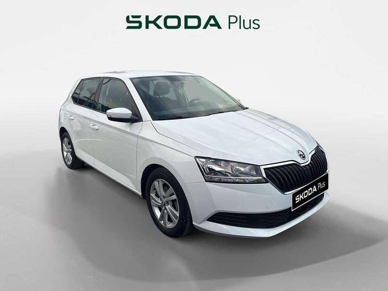 Blanco Usado 2021 Skoda Fabia Ambition Berlina | 12.890 € (Buen precio) - Imagen 1/4