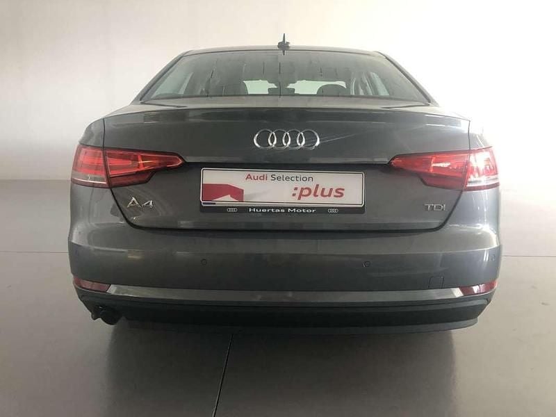 Usado Audi A4 Advanced 150 HP (110 kW) 2017 Cinzento Sedan