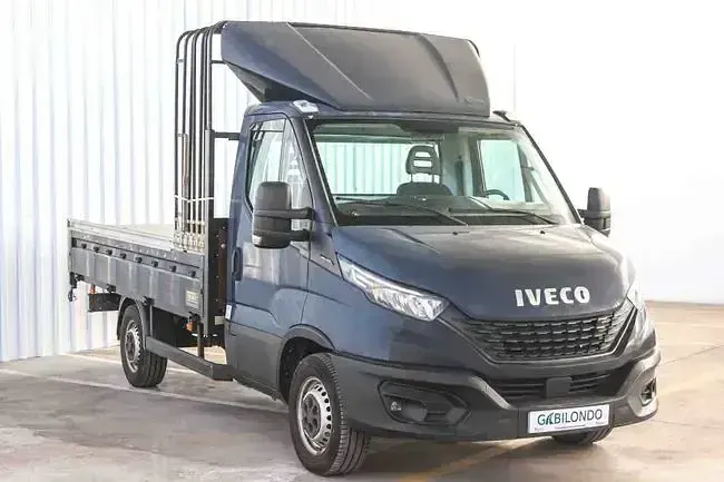 Usado Iveco Daily 158 CV (116 kW) 2020 Negro Van
