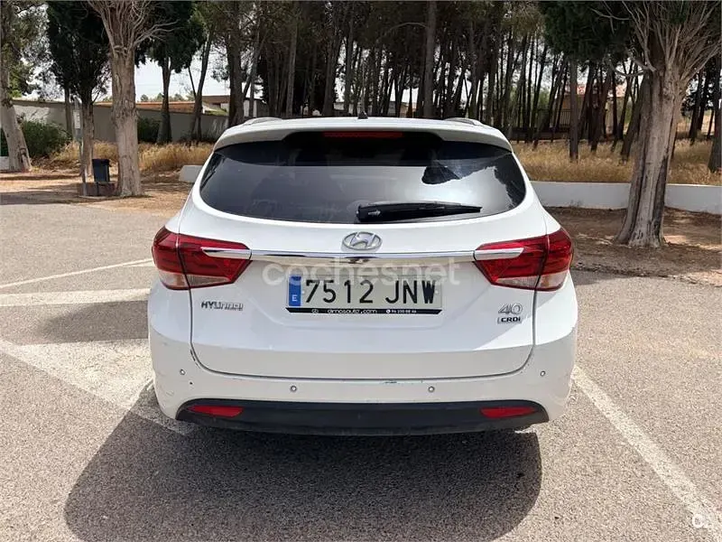 Usado Hyundai i40 115 CV (84 kW) 2016 Blanco Familiar