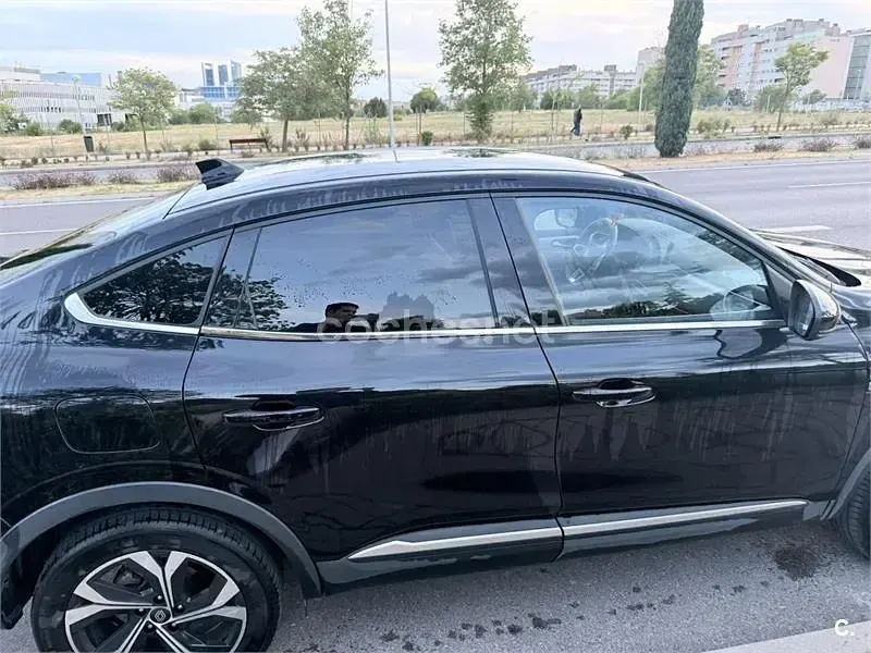 Usado Renault Arkana Techno 145 CV (106 kW) 2024 Negro SUV
