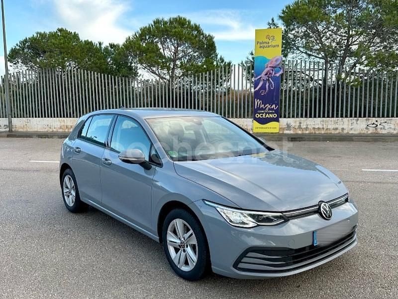 Usado VW Golf VIII Life 130 CV (95 kW) 2020 Gris / plata Berlina