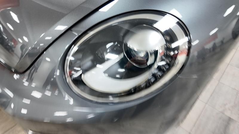 Usado VW Beetle Sport 211 CV (155 kW) 2014 Gris Utilitario