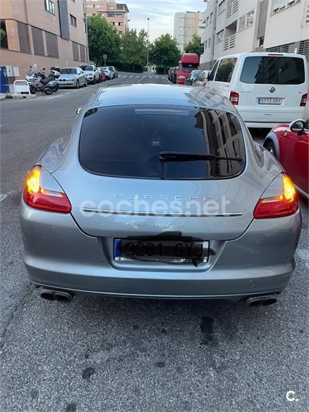 Usado Porsche Panamera Turbo 500 CV (367 kW) 2011 Gris / plata Berlina