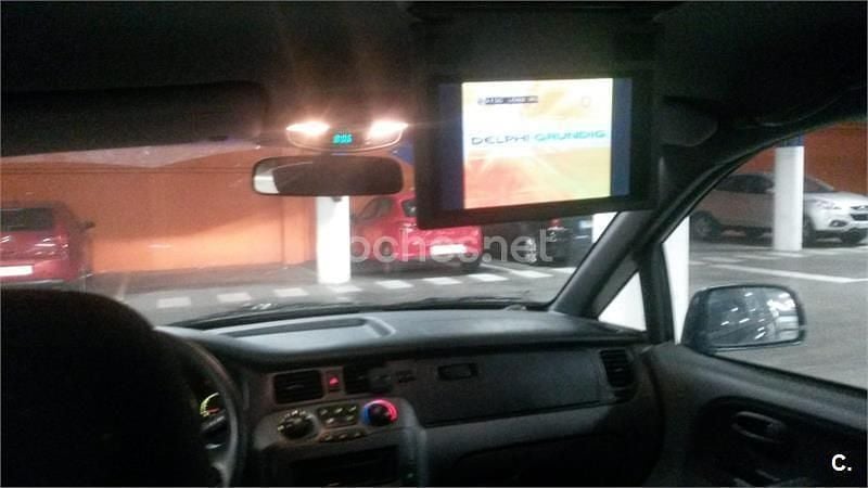 Usado Hyundai Trajet GLS 135 CV (99 kW) 2005 Verde Monovolumen