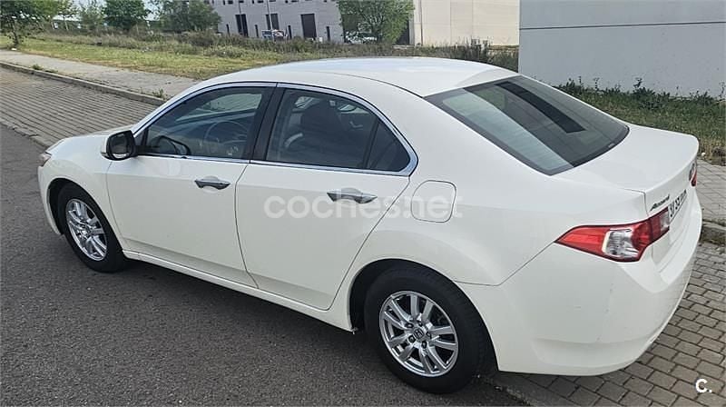 Usado Honda Accord Elegance 150 CV (110 kW) 2011 Blanco Berlina