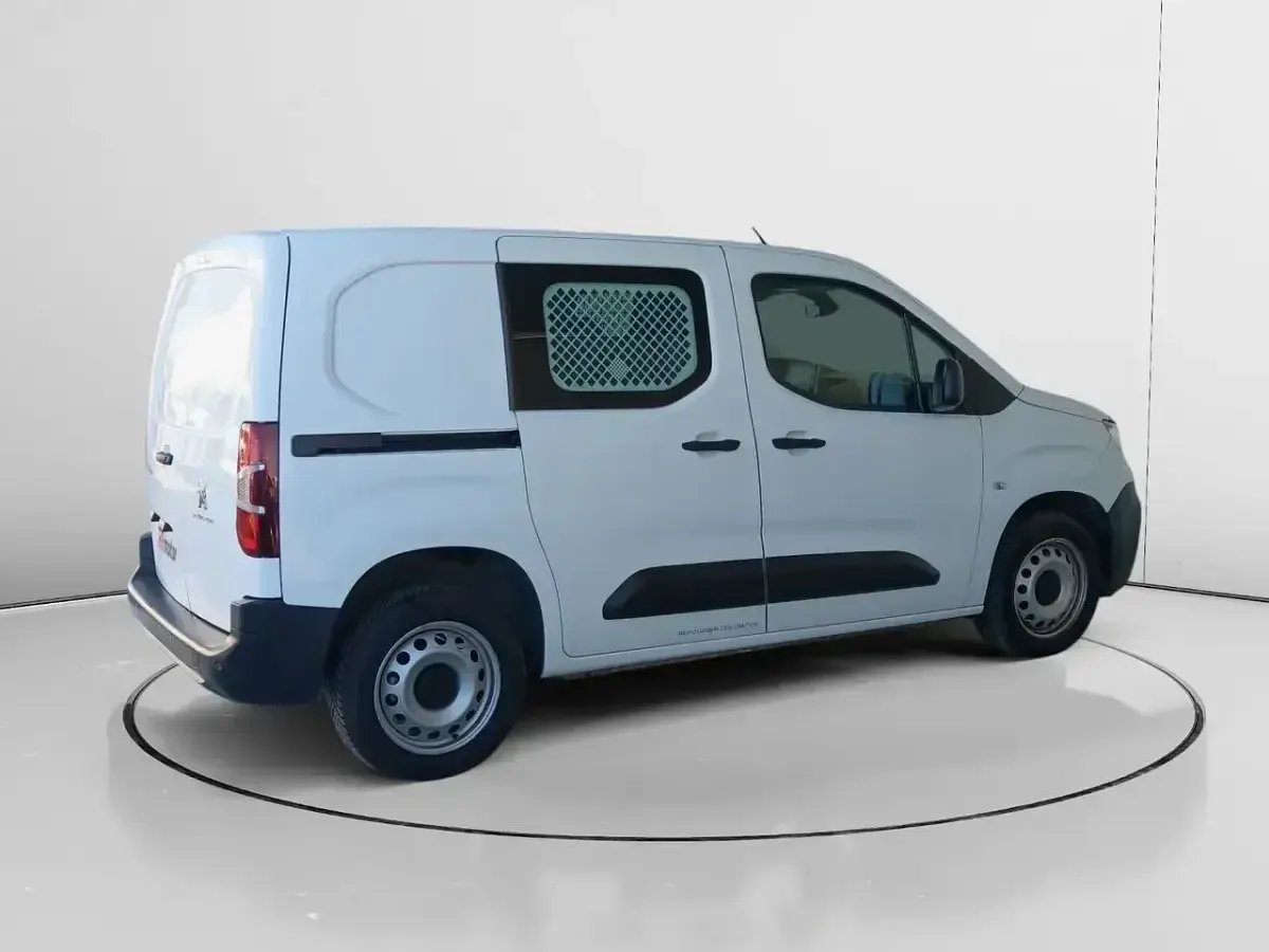 Usado Peugeot Partner Premium 131 CV (96 kW) 2021 Blanco Monovolumen
