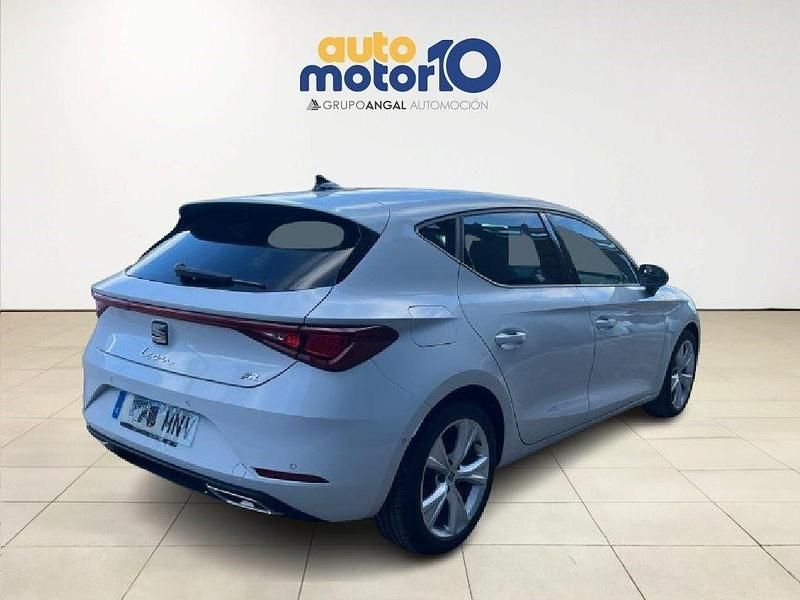 Usado Seat Leon FR 150 CV (110 kW) 2024 Blanco