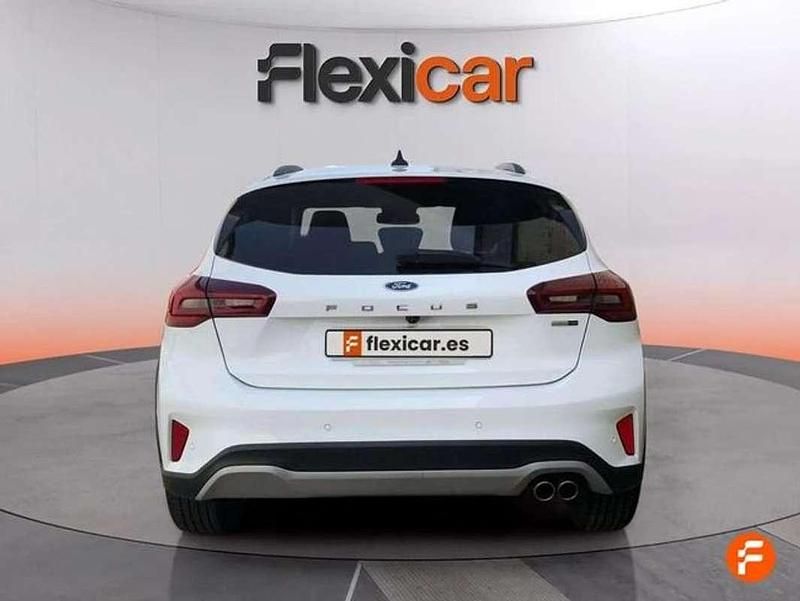 Usado Ford Focus Active 156 CV (114 kW) 2022 Blanco Berlina