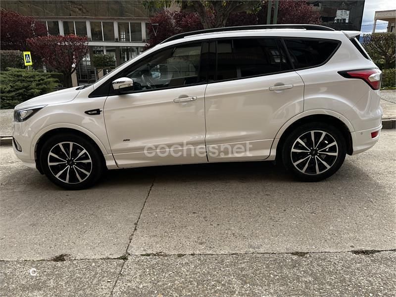 Usado Ford Kuga ST-Line 180 CV (132 kW) 2019 Blanco SUV