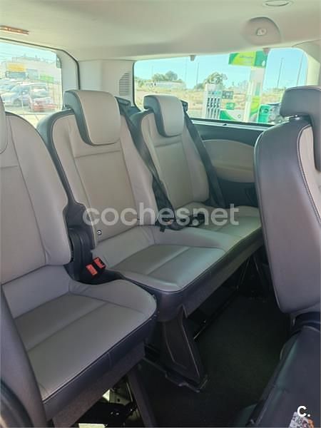 Usado Ford Tourneo Limited 155 CV (114 kW) 2013 Beige Monovolumen