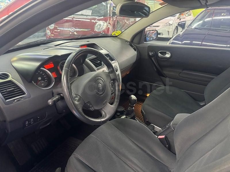 Usado Renault Mégane Cabriolet Dynamique 136 CV (100 kW) 2004 Granate Descapotable