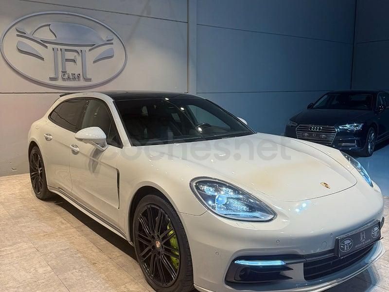 Usado Porsche Panamera Sport Turismo 462 CV (339 kW) 2017 Gris / plata Familiar