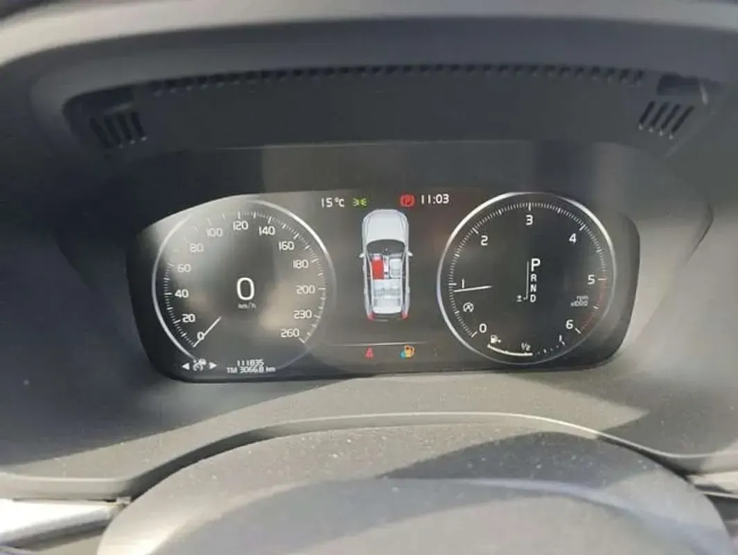 Usado Volvo XC60 Business Edition 190 CV (139 kW) 2020 Rojo SUV