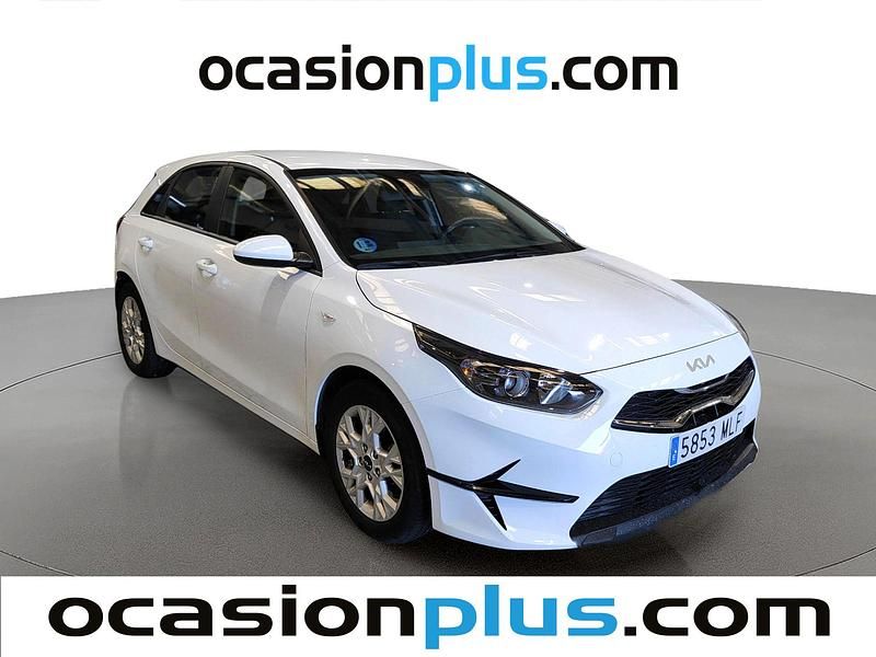 Usado Kia Ceed 136 CV (100 kW) 2023 Blanco Utilitario