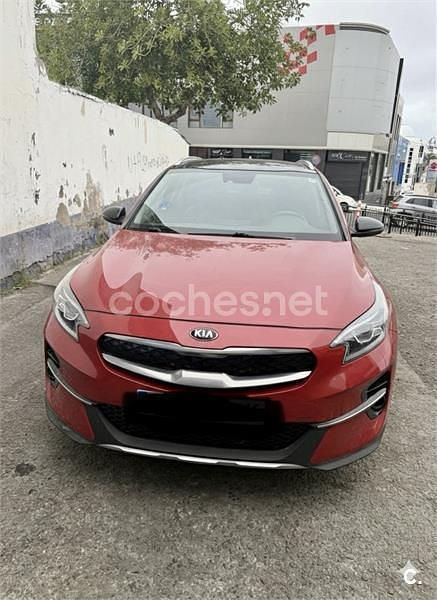 Usado Kia XCeed 141 CV (103 kW) 2020 Granate SUV