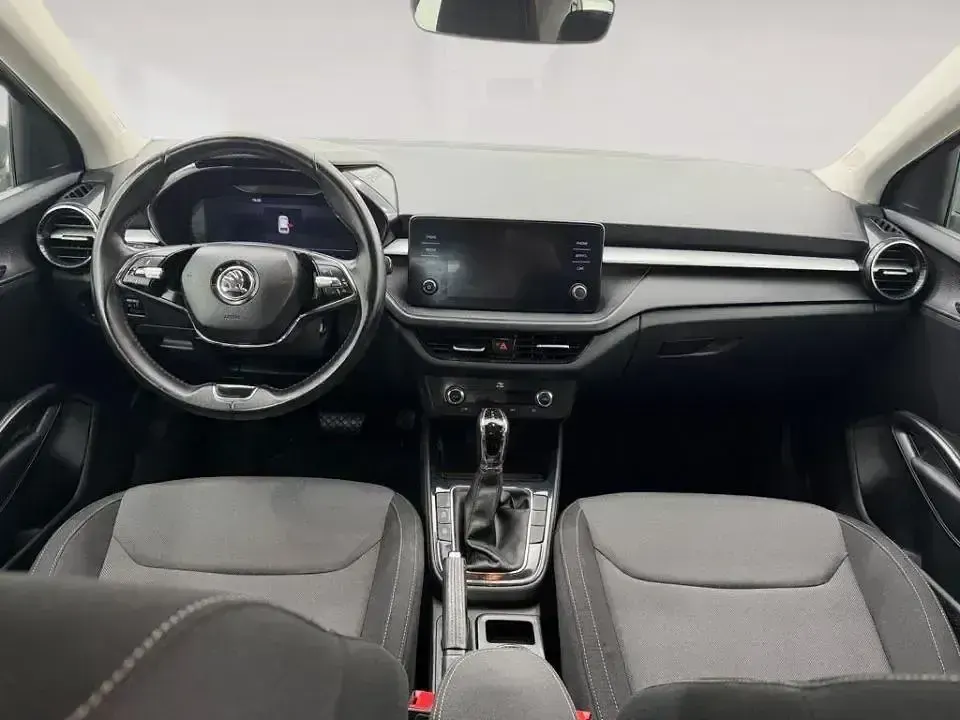 Usado Skoda Fabia Ambition 110 CV (80 kW) 2022 Gris Utilitario