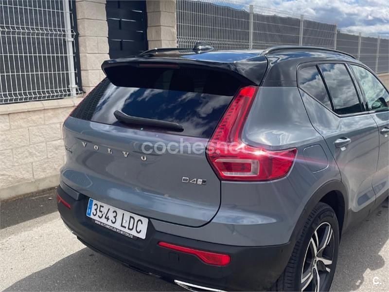 Usado Volvo XC40 R-Design 190 CV (139 kW) 2019 Gris / plata SUV