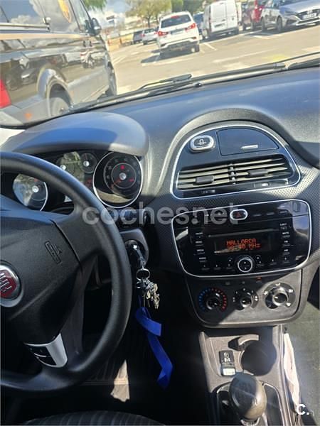 Usado Fiat Punto Pop 69 CV (50 kW) 2011 Blanco Utilitario