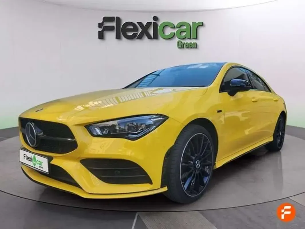 Usado Mercedes CLA250e 218 CV (160 kW) 2021 Amarillo Coupe