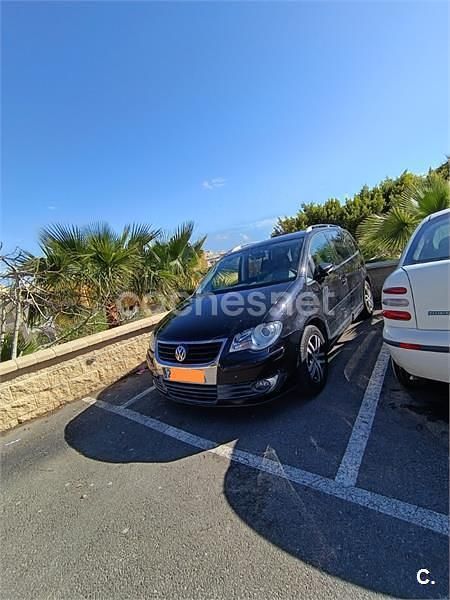 Usado VW Touran Edition 105 CV (77 kW) 2010 Negro Monovolumen