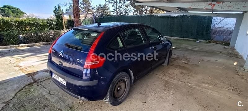Usado Citroën C4 92 CV (67 kW) 2006 Azul Berlina