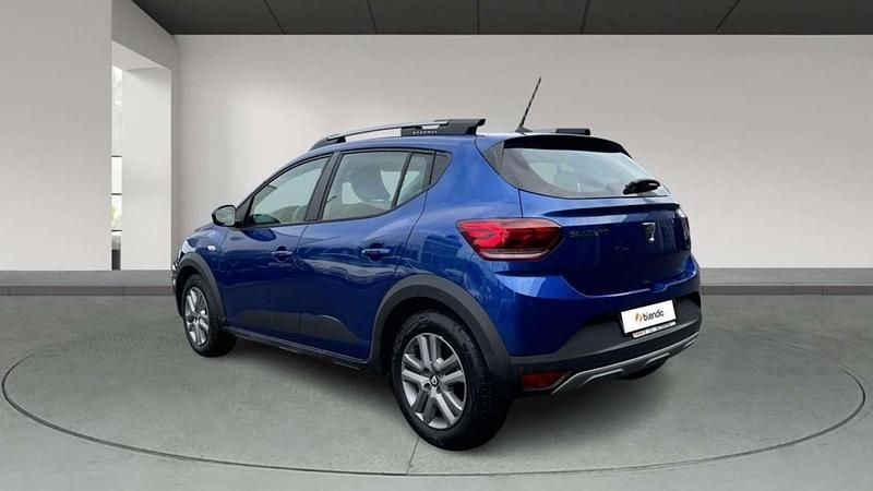 Usado Dacia Sandero Essentiel 91 CV (66 kW) 2021 Azul Utilitario