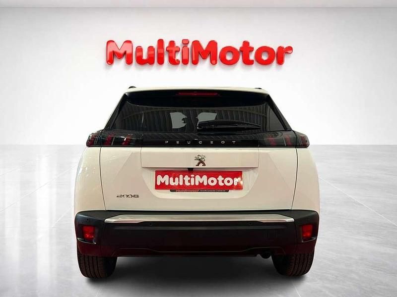 Usado Peugeot 2008 Allure 101 CV (74 kW) 2022 Blanco SUV