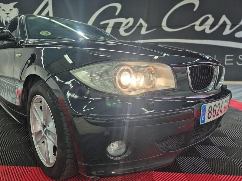 Usado BMW 118 122 CV (89 kW) 2006 Negro Utilitario