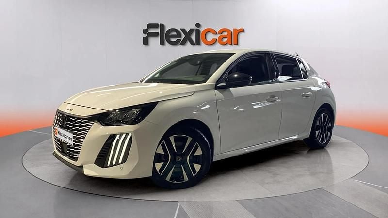 Usado Peugeot 208 Allure 110 CV (80 kW) 2025 Blanco Utilitario