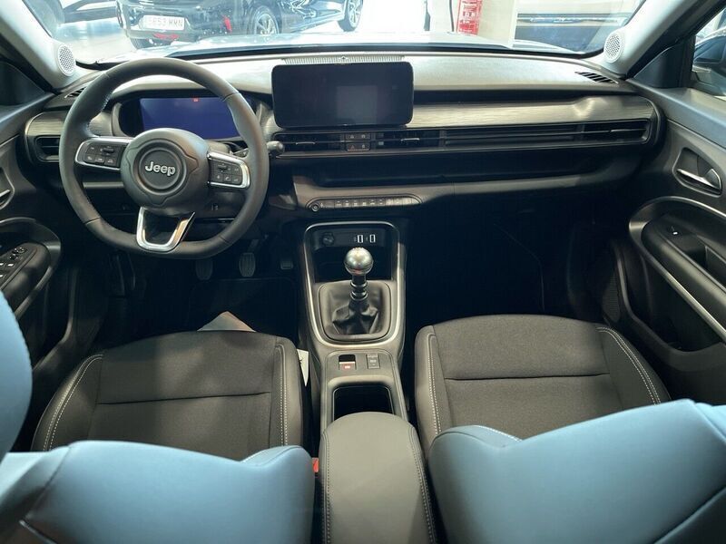 Usado Jeep Avenger Altitude 100 CV (73 kW) 2023 Gris SUV