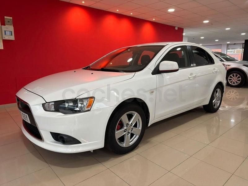 Usado Mitsubishi Lancer Sportback Invite 109 CV (80 kW) 2010 Blanco Berlina