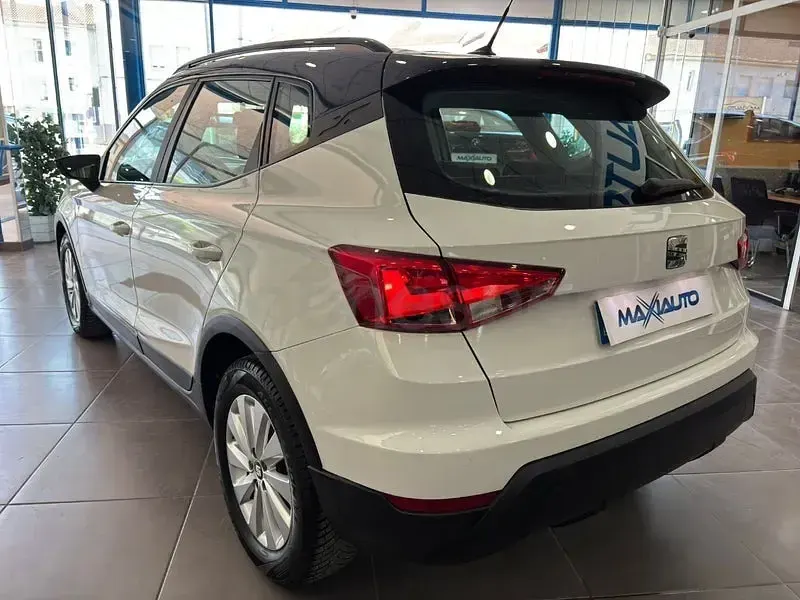 Usado Seat Arona Reference 95 CV (69 kW) 2020 Blanco SUV