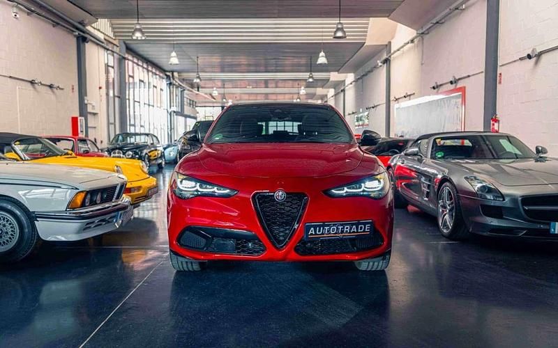 Usado Alfa Romeo Stelvio Veloce 210 CV (154 kW) 2023 Rojo SUV