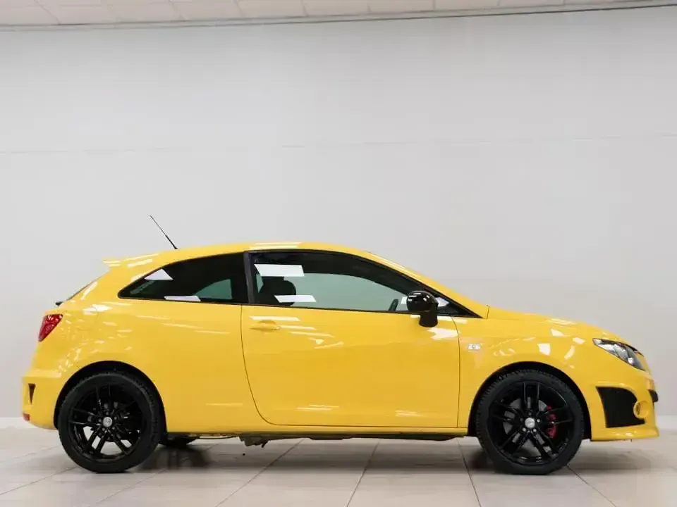 Usado Seat Ibiza SC CUPRA 180 CV (132 kW) 2010 Amarillo Utilitario