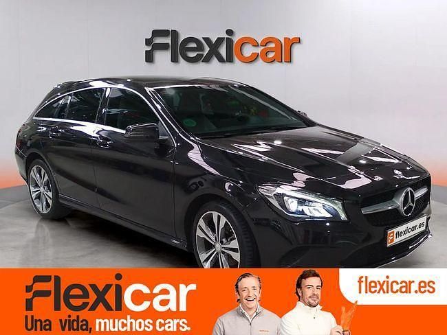 Usado Mercedes CLA200 Shooting Brake 136 CV (100 kW) 2018 Negro Familiar
