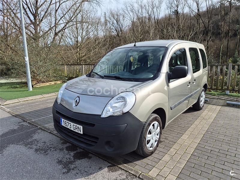 Usado Renault Kangoo Expression 105 CV (77 kW) 2009 Gris / plata Familiar