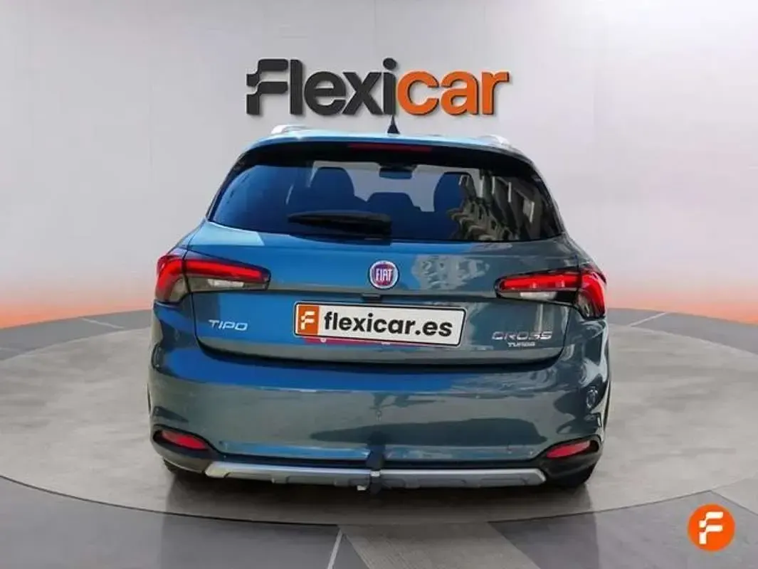 Usado Fiat Tipo Cross 99 CV (72 kW) 2021 Gris Utilitario