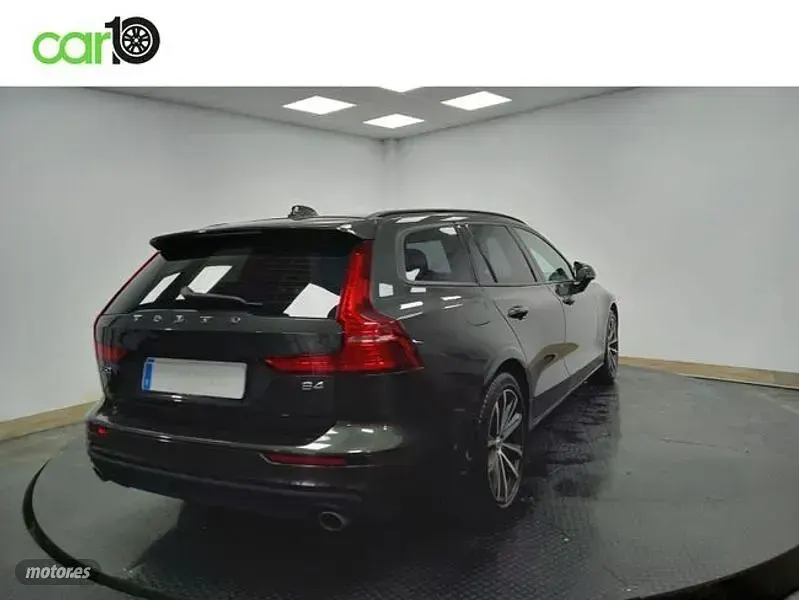 Usado Volvo V60 Momentum 197 CV (144 kW) 2022 Gris Familiar