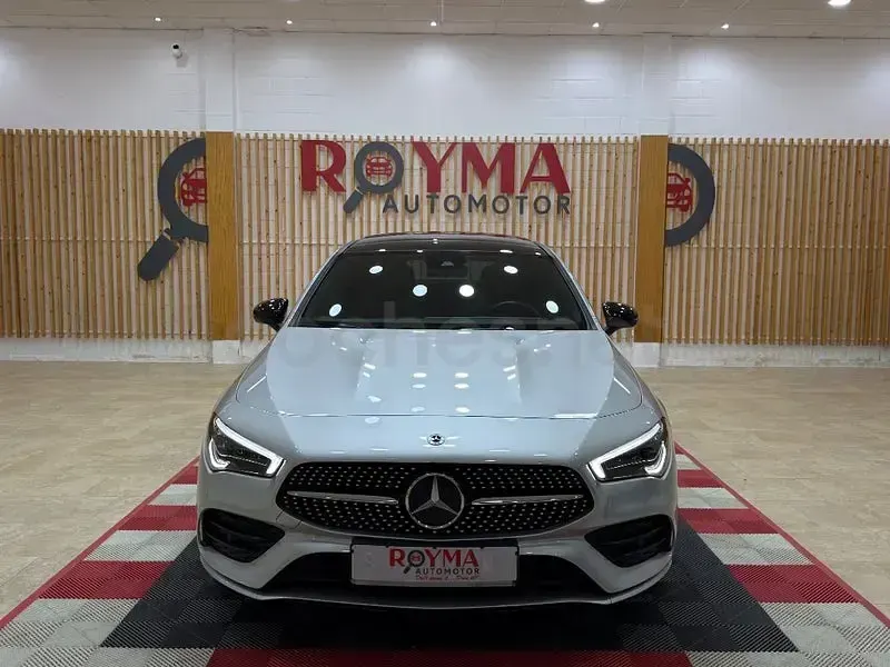 Usado Mercedes CLA250e 218 CV (160 kW) 2022 Gris / plata Coupe