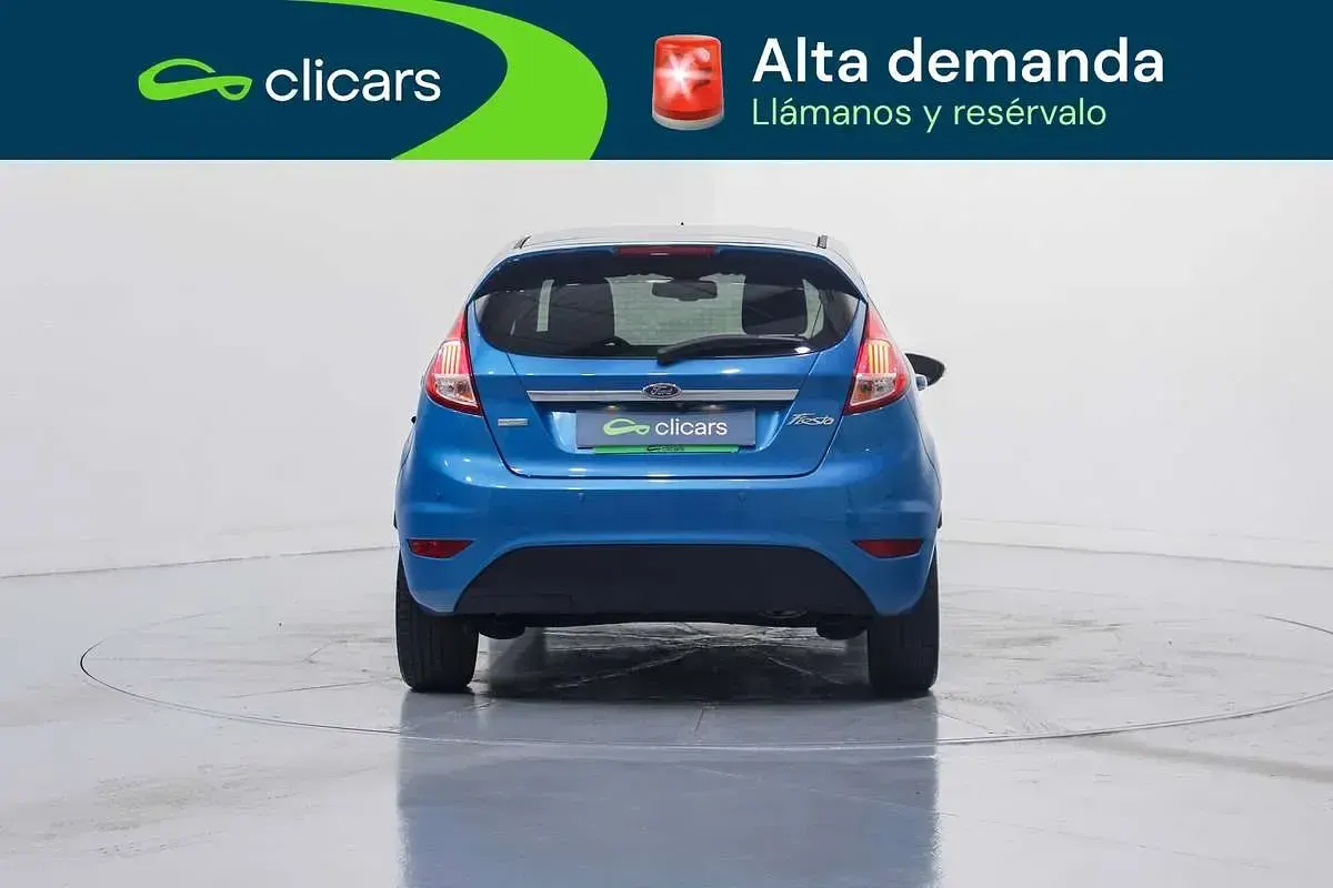 Usado Ford Fiesta Titanium 101 CV (74 kW) 2017 Azul Utilitario