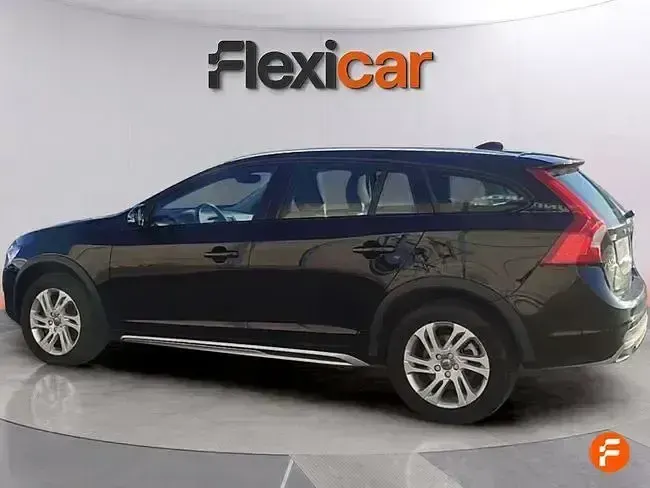 Usado Volvo V60 Kinetic 150 HP (110 kW) 2018 Preto Carrinha