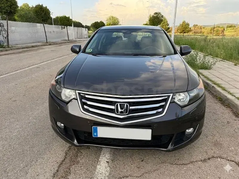 Usado Honda Accord Executive 150 CV (110 kW) 2010 Gris / plata Berlina