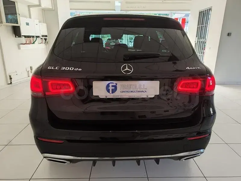 Usado Mercedes GLC300e 306 CV (225 kW) 2021 Negro SUV