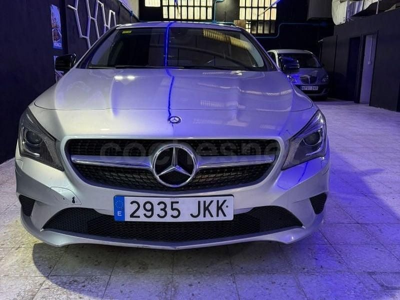 Usado Mercedes CLA200 AMG line 136 CV (100 kW) 2015 Gris / plata Berlina