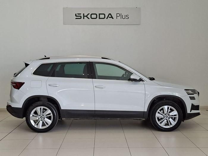 Usado Skoda Karoq Selection 150 CV (110 kW) 2025 Blanco SUV