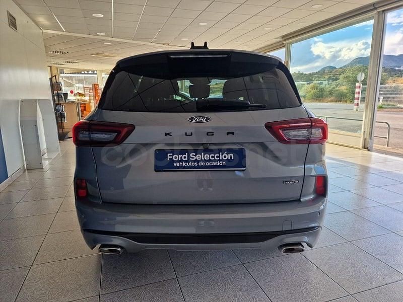 Usado Ford Kuga ST-Line X 243 CV (178 kW) 2024 Gris / plata SUV