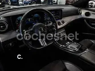 Usado Mercedes E300 320 CV (235 kW) 2021 Gris / plata Familiar